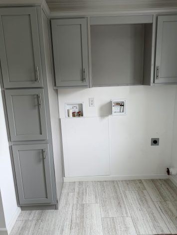 washer/dryer hookups