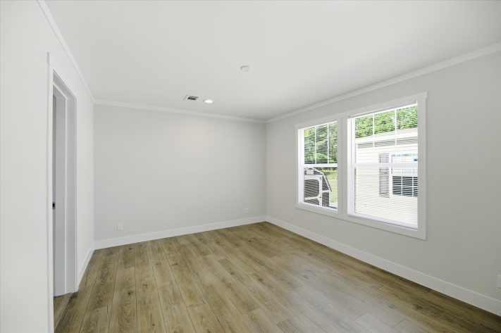 Iris Winds - Image 13