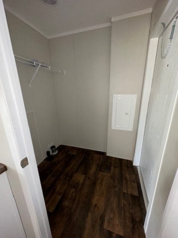 Iris Winds - Image 7