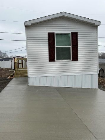 Center Manor - Image 1