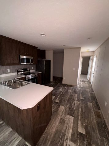 Center Manor - Image 4