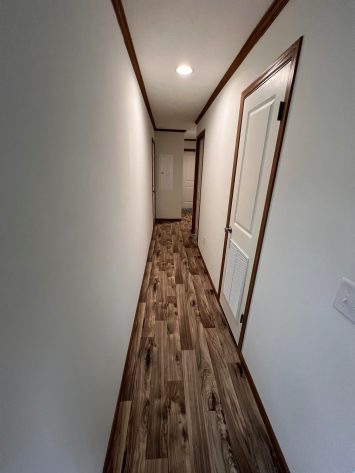 Center Manor - Image 4