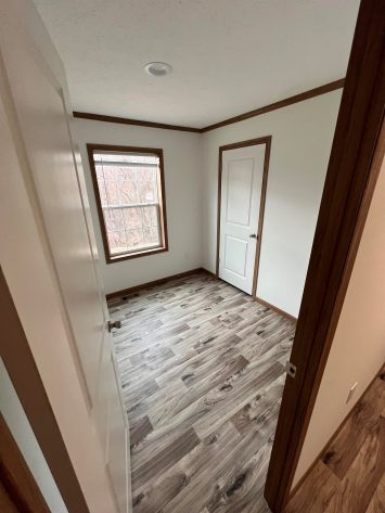 Center Manor - Image 5