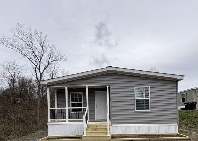 Center Manor - Image 1