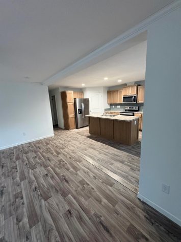 Center Manor - Image 2