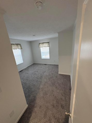 Center Manor - Image 7