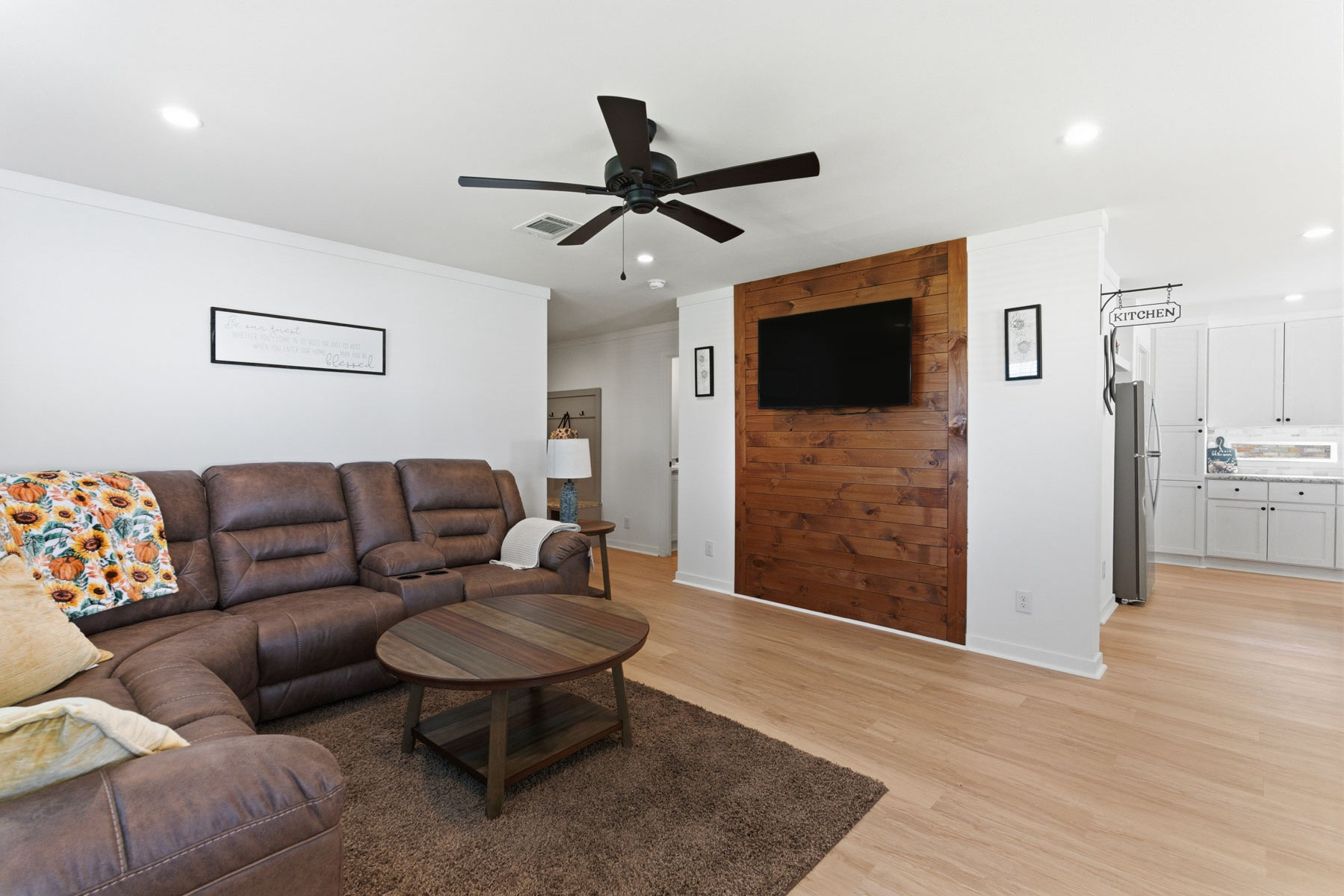 Home gallery image 16