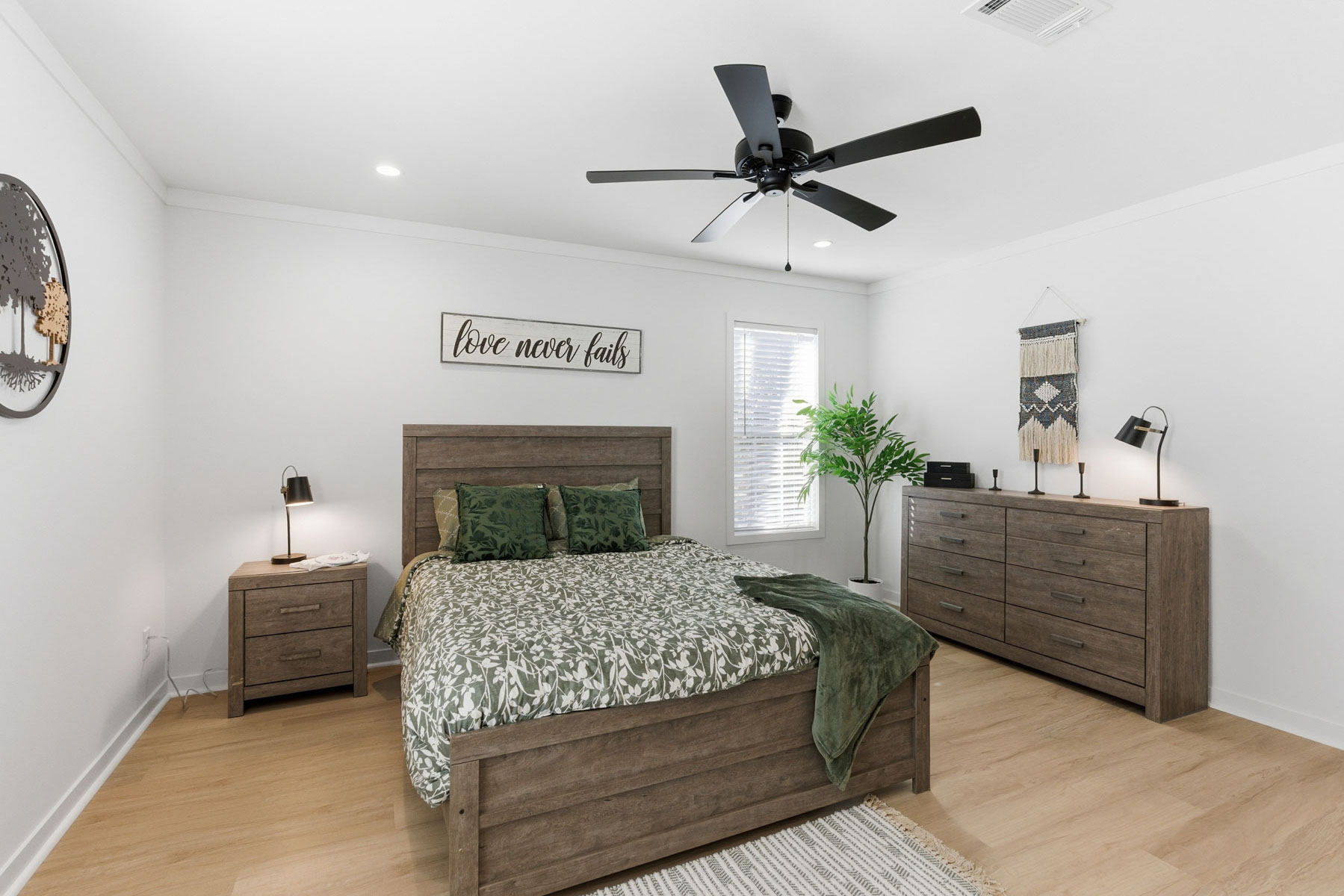 Home gallery image 23