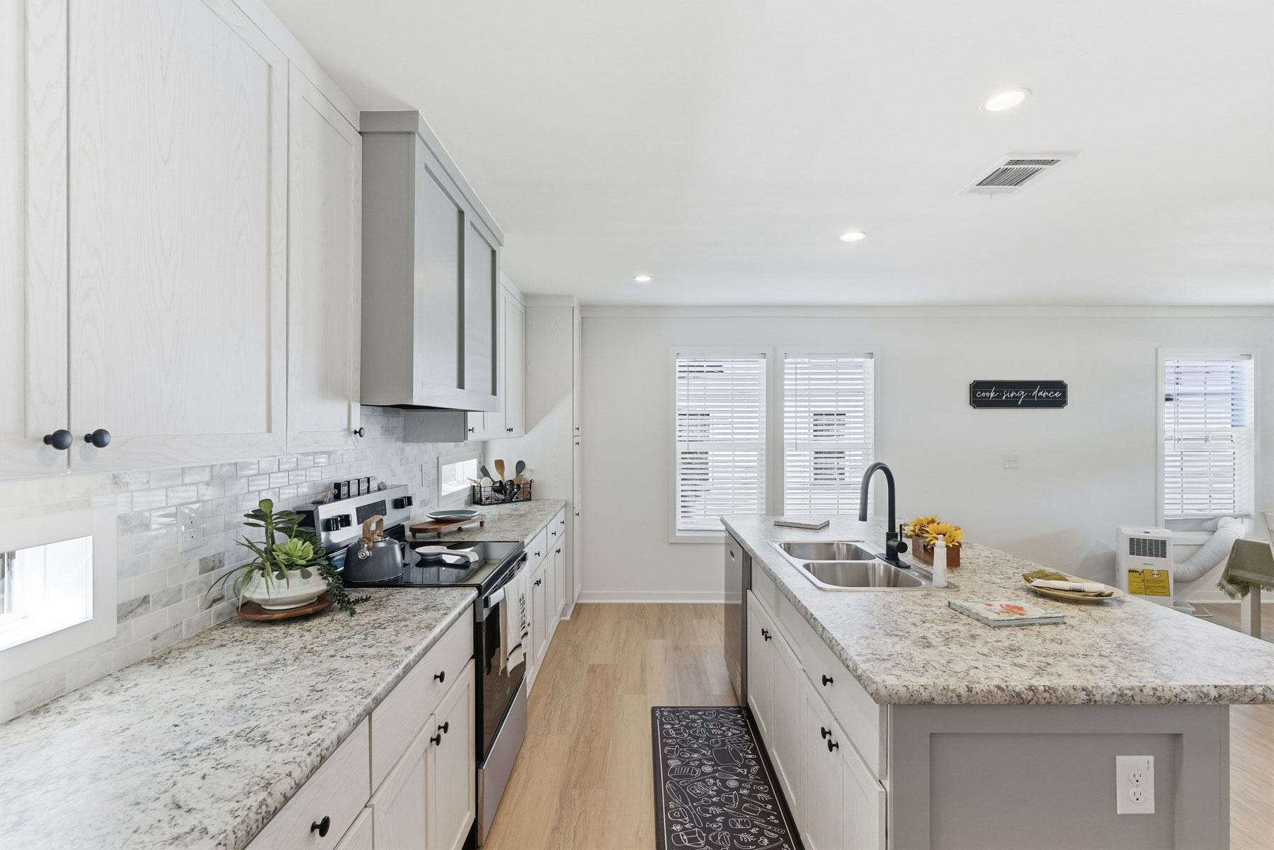 Home gallery image 14