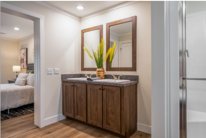 Saddle Creek - Image 6