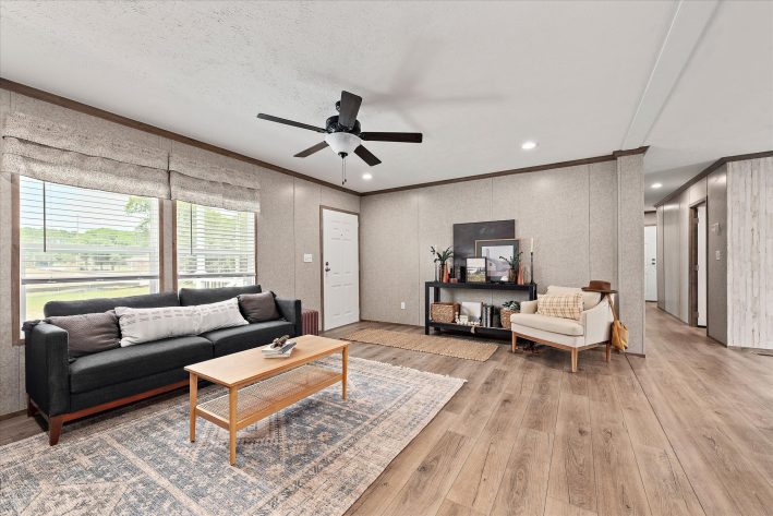 Saddle Creek - Image 7