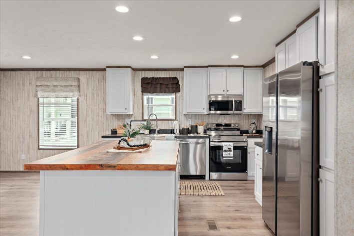 Saddle Creek - Image 8