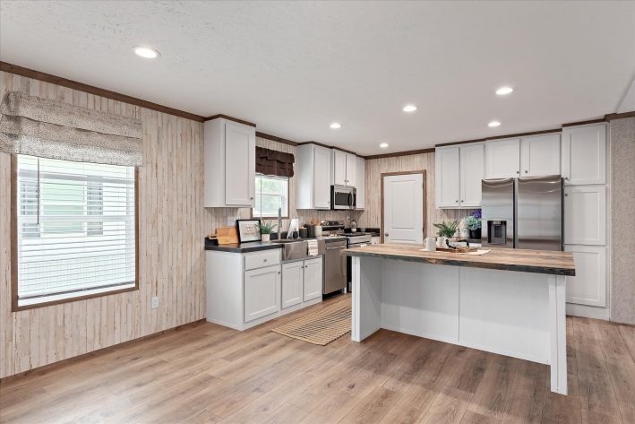 Saddle Creek - Image 9