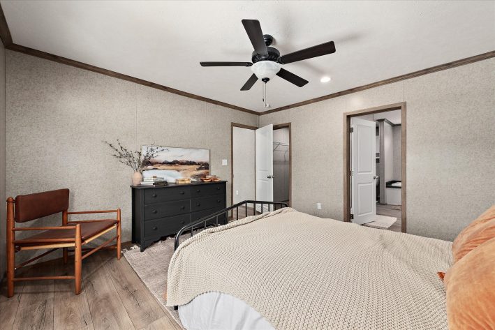 Saddle Creek - Image 16