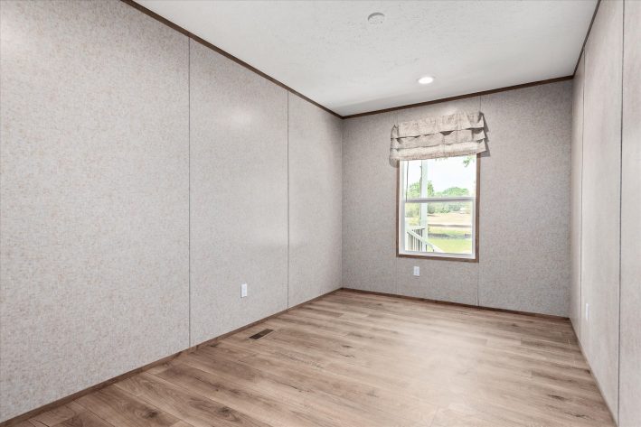 Saddle Creek - Image 20
