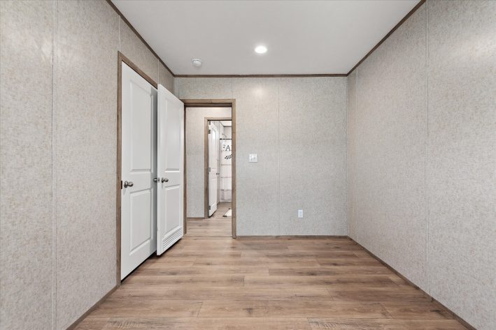 Saddle Creek - Image 21
