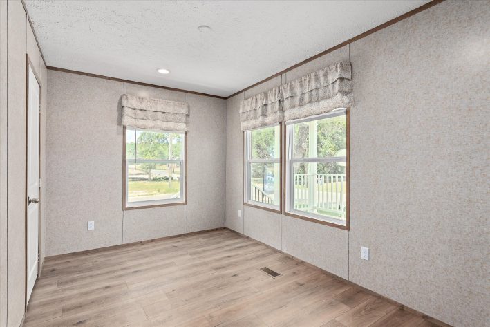 Saddle Creek - Image 23