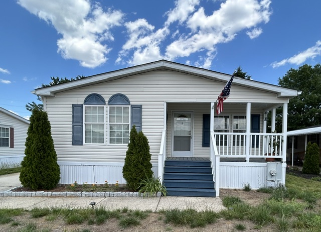 Maplewood Village - Image 1