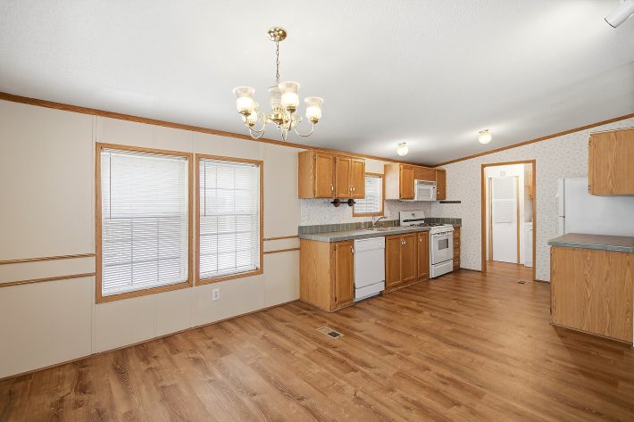 Maplewood Village - Image 9
