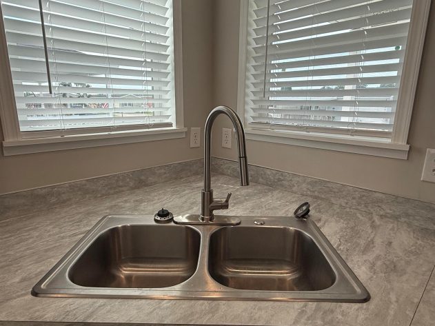 Pull down goose neck faucet