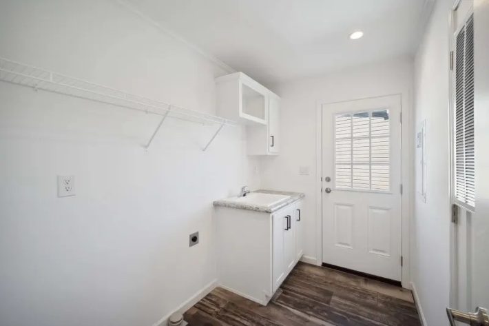 D & R Village - Image 4