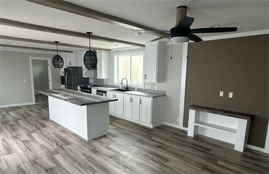 Holiday Village - Image 4