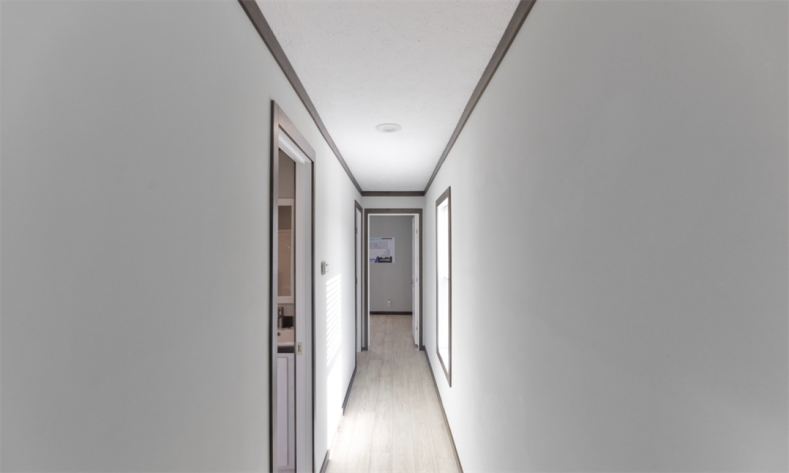 Holiday Village - Image 8