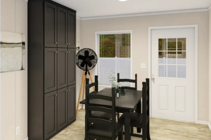 Holiday Village - Image 3