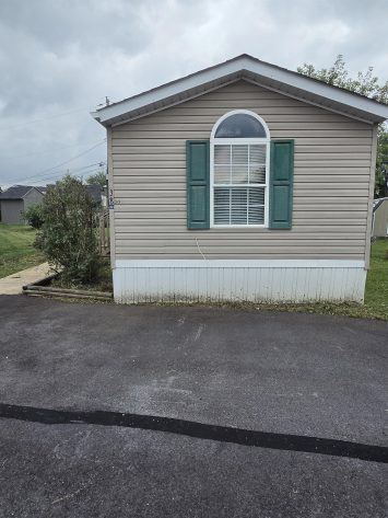 Gregory Courts - Image 1