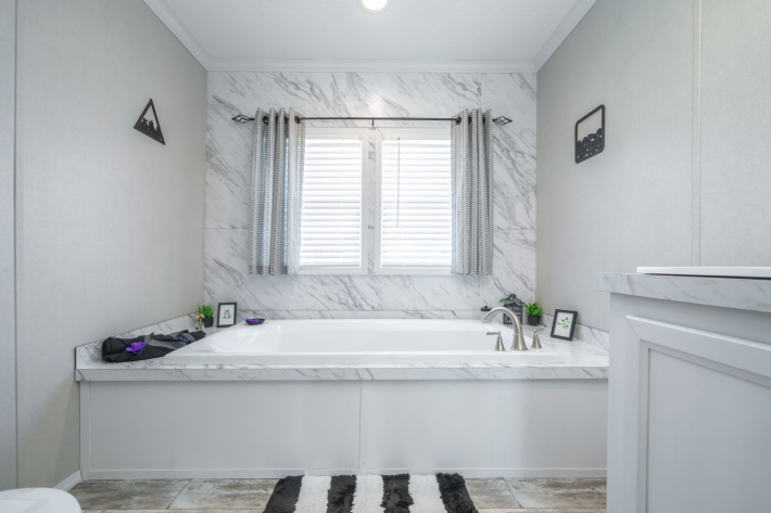 Holiday Village - Image 4