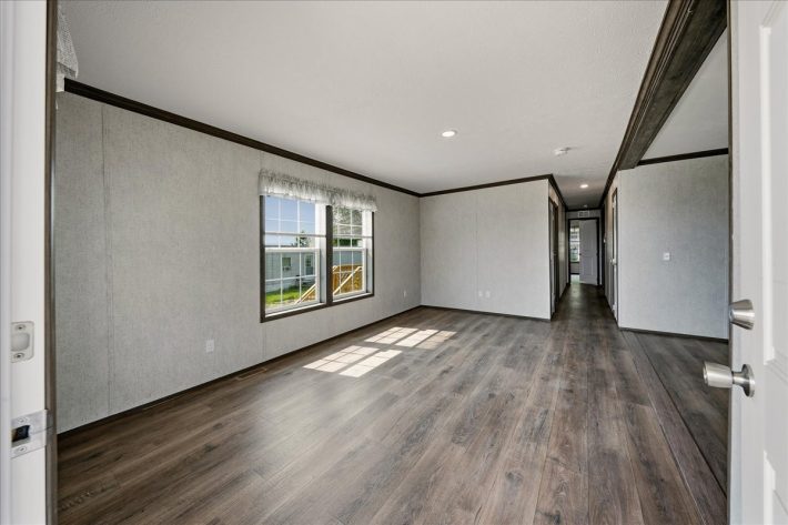 Maple Manor - Image 6