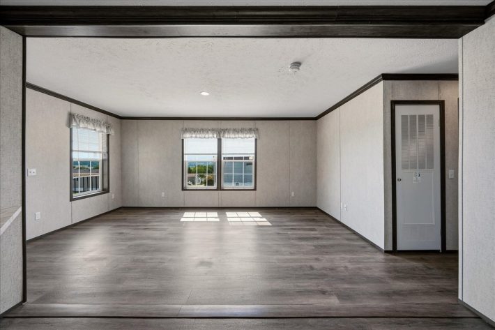 Maple Manor - Image 7