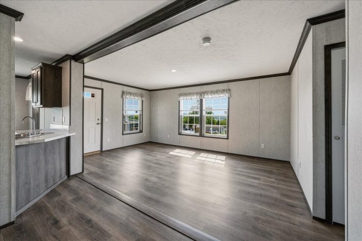 Maple Manor - Image 8