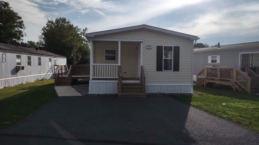 Maple Manor - Image 1