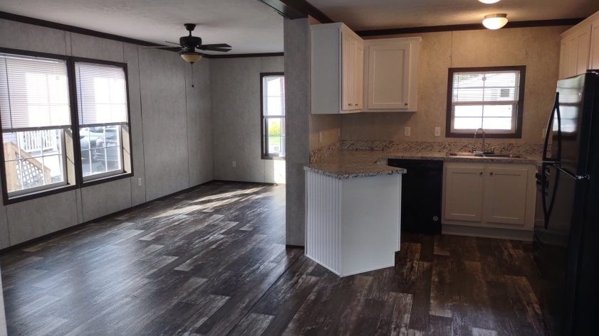 Maple Manor - Image 3