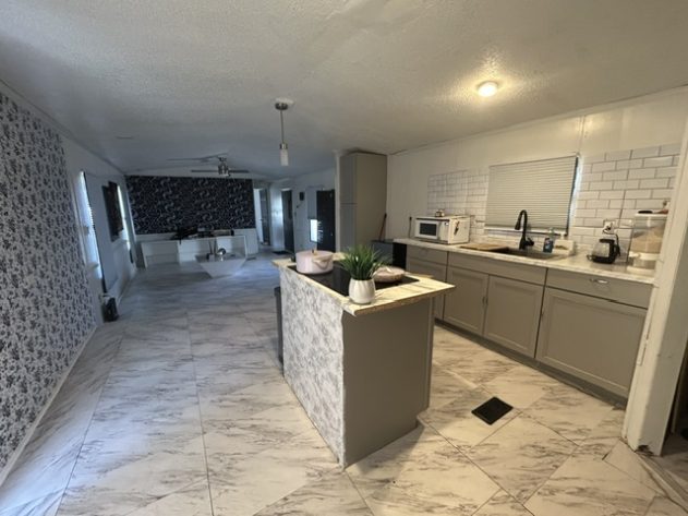 Maple Manor - Image 7