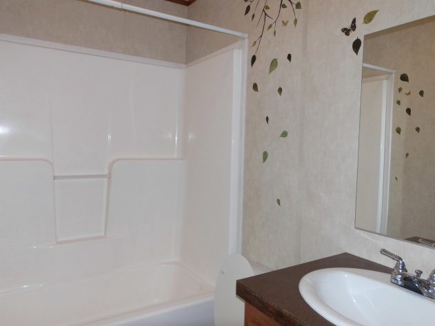 4 Willow Master Bathroom