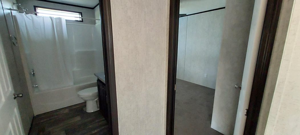 Oakwood Lake Village - Image 7