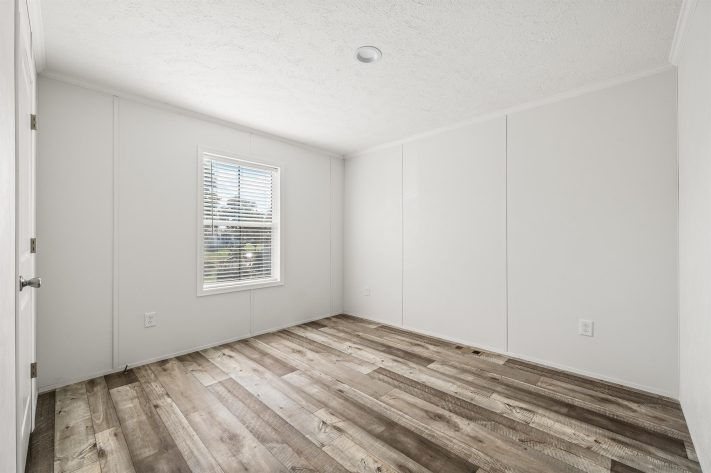 Oxford Village - Image 11