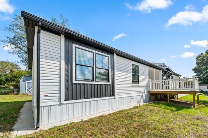 Oxford Village - Image 12