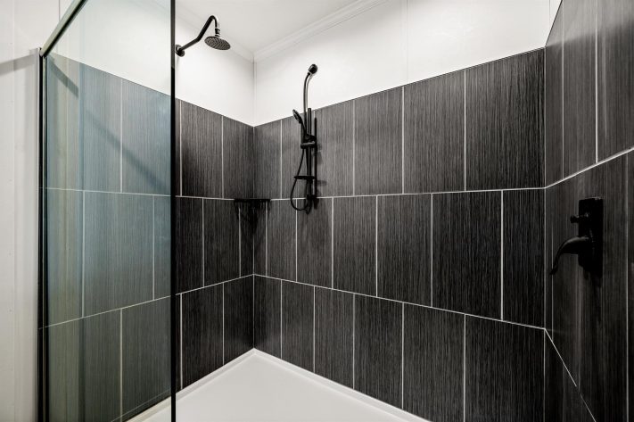 Oxford Village - Image 20