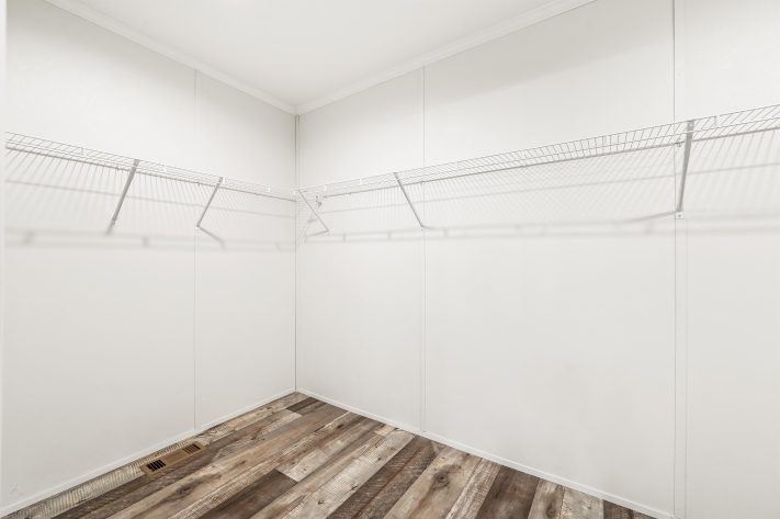 Oxford Village - Image 21