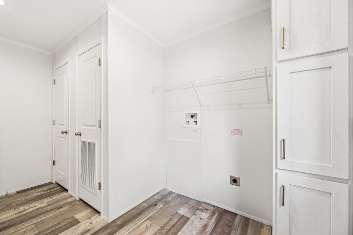 Oxford Village - Image 22