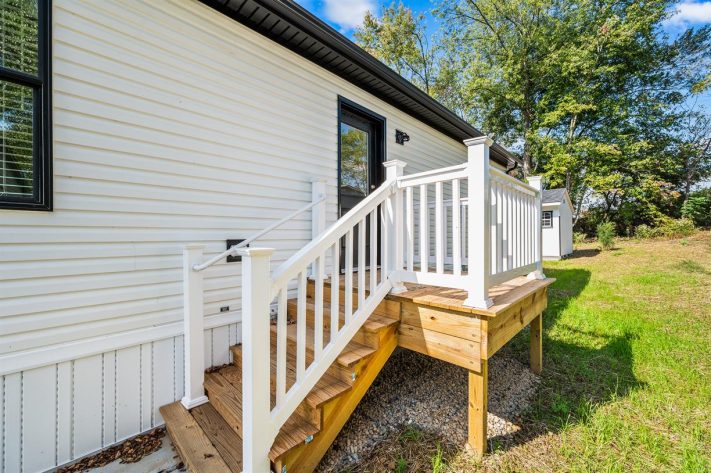 Oxford Village - Image 25