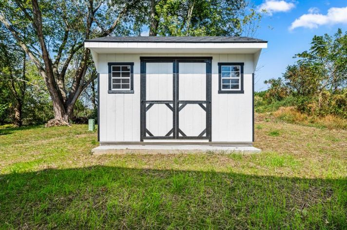 Oxford Village - Image 26