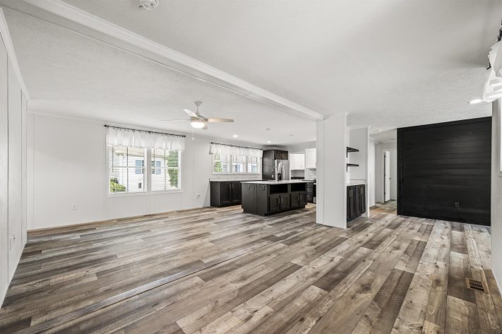 Oxford Village - Image 28