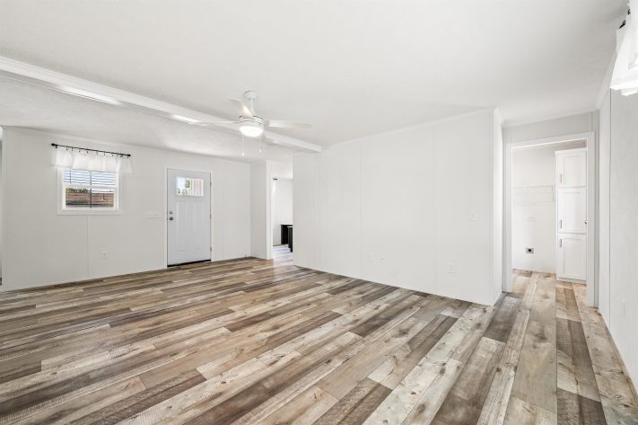 Oxford Village - Image 30