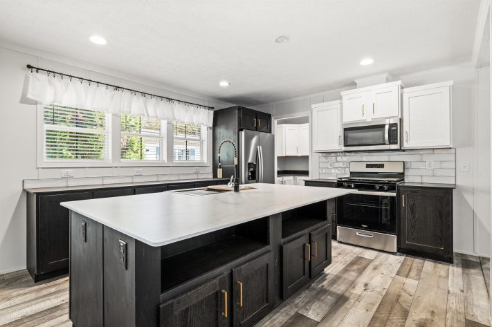 Oxford Village - Image 31