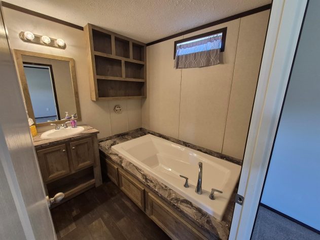 MB Garden Tub