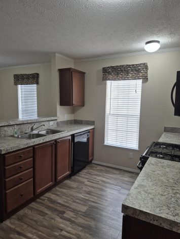 Spreading Oaks Village - Image 4